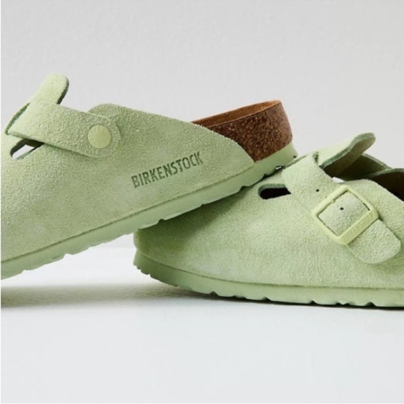 Birkenstock Boston Clog- Faded Lime Suede - Picture 5 of 8